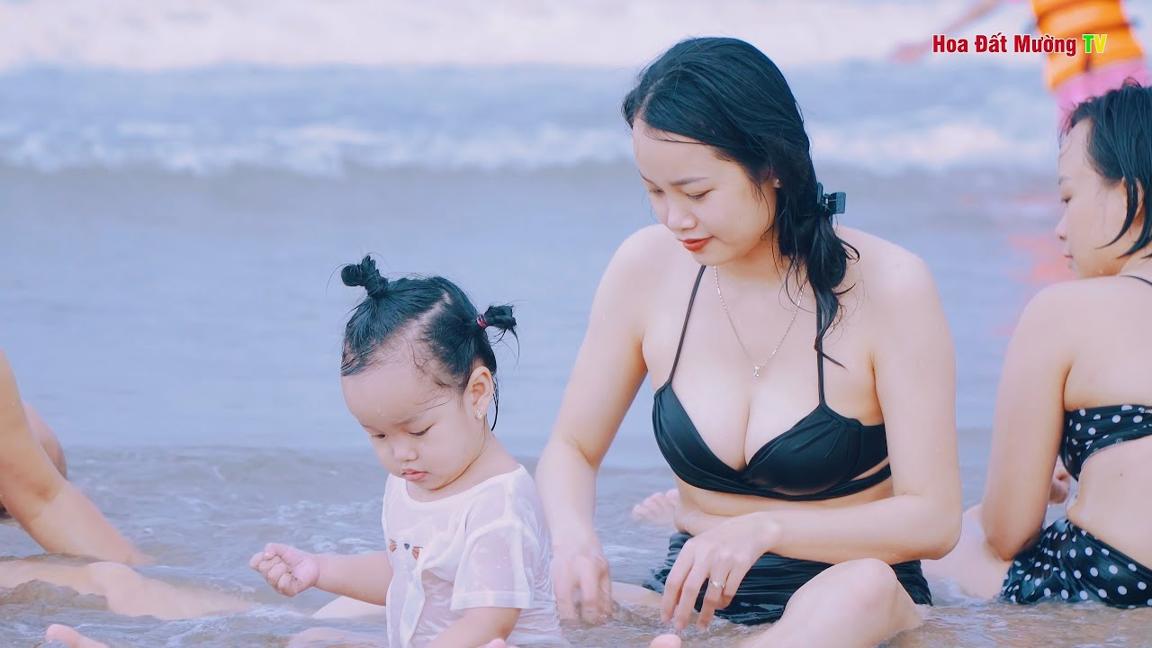 ỐI DỒI ÔI NGẮM NGƯỜI ĐẸP BIKINI BIỂN SẦM SƠN 2023 - NGẮM GÁI XINH TẮM BIỂN SẦM SƠN 2023