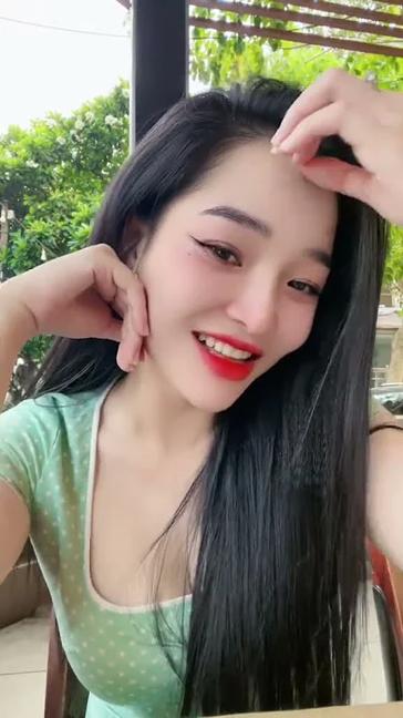 ID Tik Tok áo dài gái xinh @pemomm