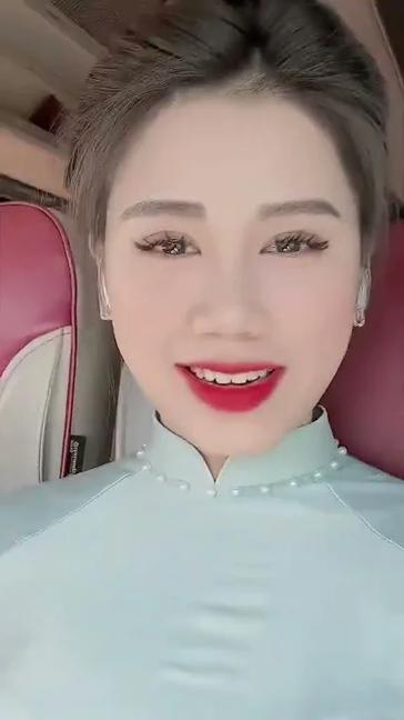 ID Tik Tok áo dài gái xinh @nguyenmylinh1995